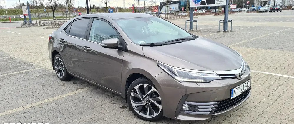 toyota Toyota Corolla cena 67500 przebieg: 120200, rok produkcji 2018 z Brwinów